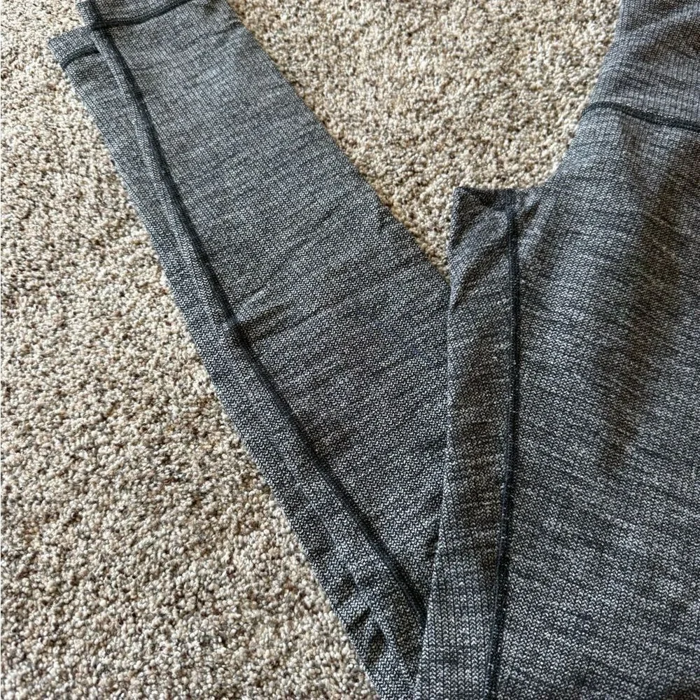Size 4 31 inch inseam Lululemon Wunder Under high waist Legging gray
